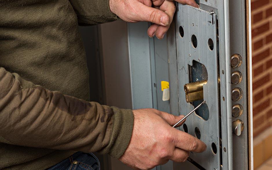 changer serrure porte garage basculante Tremblay-en-France